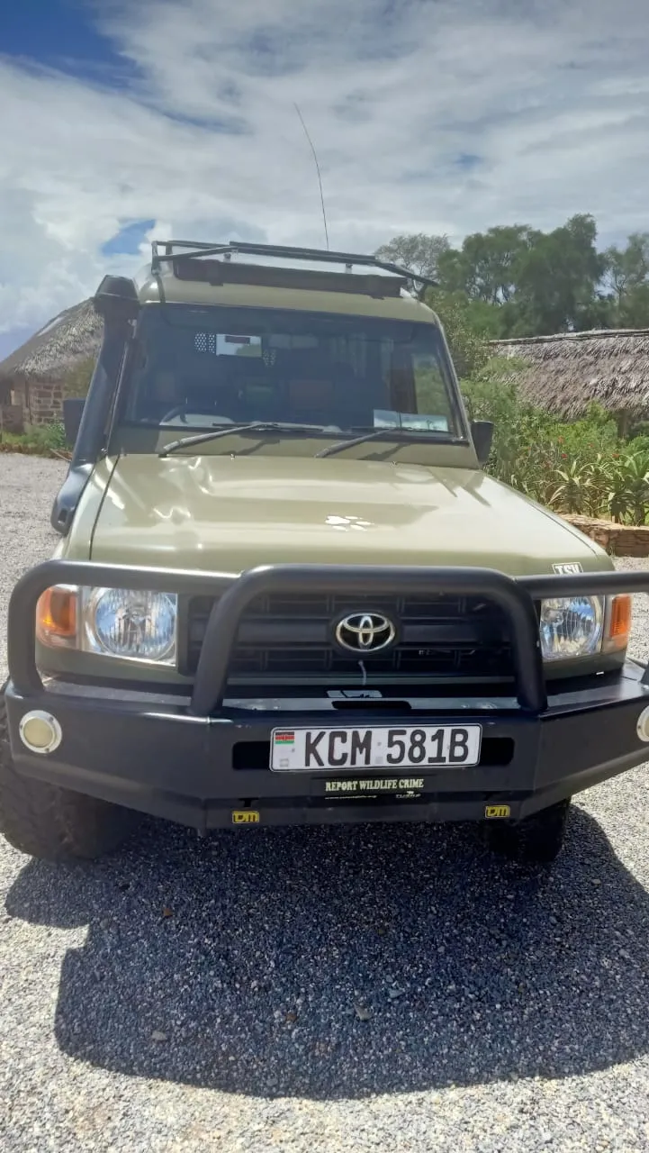 Safari Land Cruiser used for Tsavo East and Amboseli safari game drives
